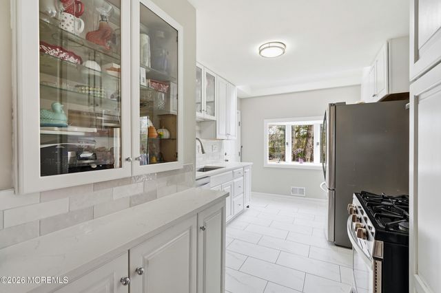 9 Rutland Place, Eatontown, NJ 07724
