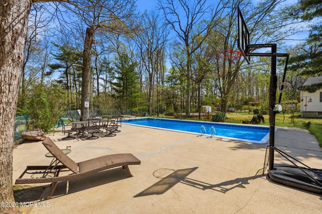 9 Rutland Place, Eatontown, NJ 07724