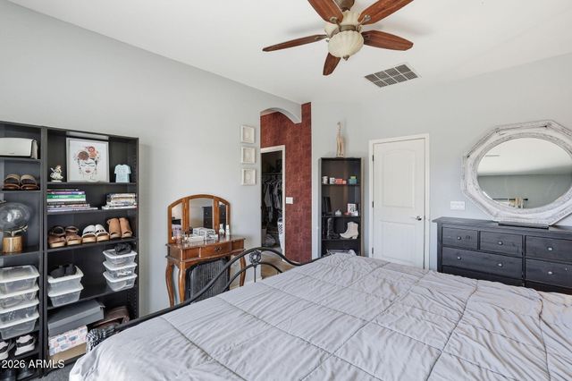 7037 W SOPHIE Lane, Laveen, AZ 85339