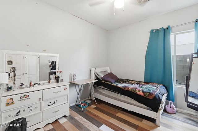 7037 W SOPHIE Lane, Laveen, AZ 85339
