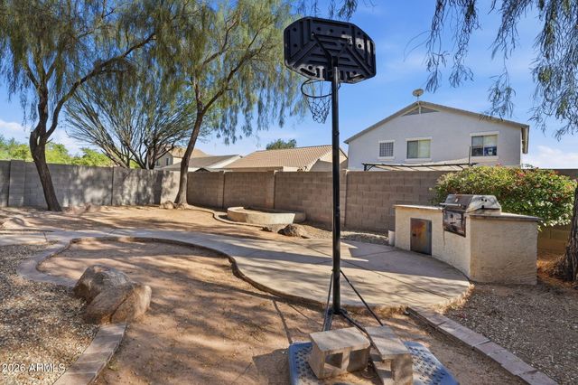 7037 W SOPHIE Lane, Laveen, AZ 85339