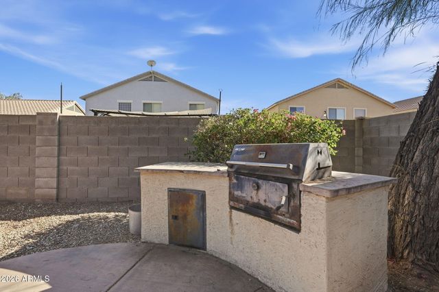 7037 W SOPHIE Lane, Laveen, AZ 85339