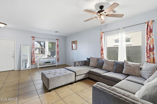 7037 W SOPHIE Lane, Laveen, AZ 85339