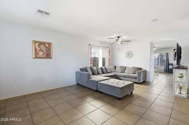 7037 W SOPHIE Lane, Laveen, AZ 85339