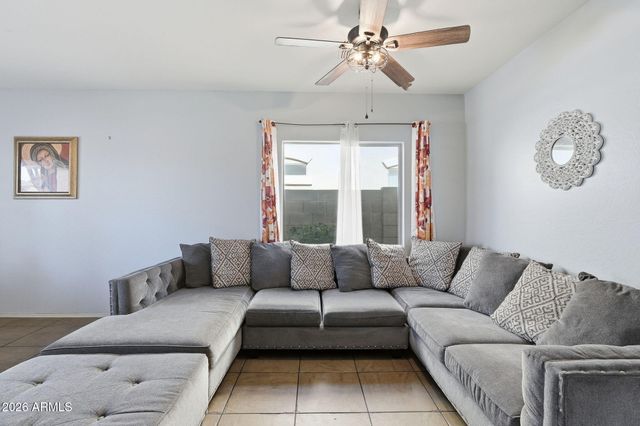 7037 W SOPHIE Lane, Laveen, AZ 85339
