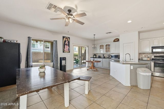 7037 W SOPHIE Lane, Laveen, AZ 85339
