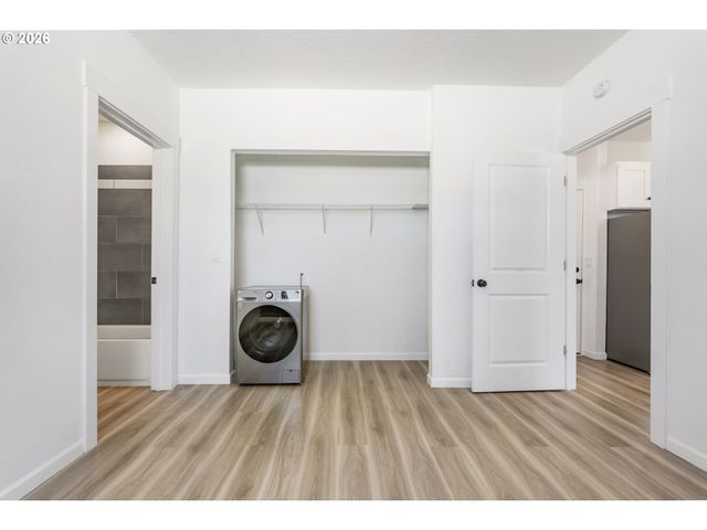 708 N KILLINGSWORTH St 14, Portland, OR 97217