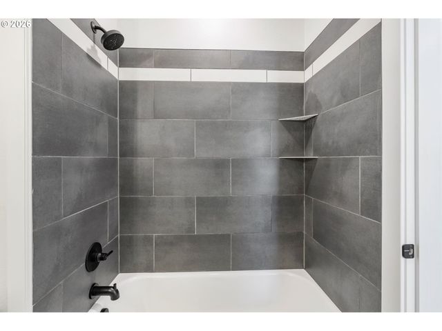 708 N KILLINGSWORTH St 14, Portland, OR 97217