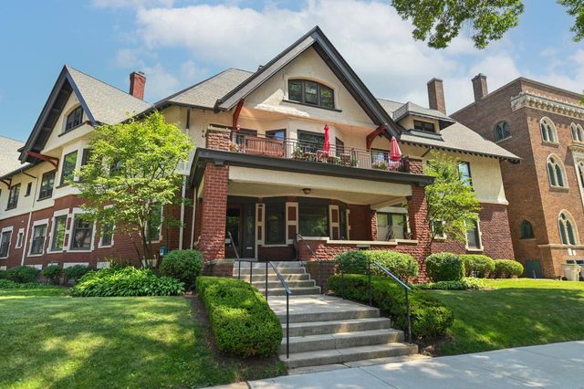 2719 E Park PLACE, Milwaukee, WI 53211