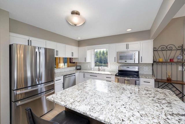 21135 Stratford COURT, Brookfield, WI 53045