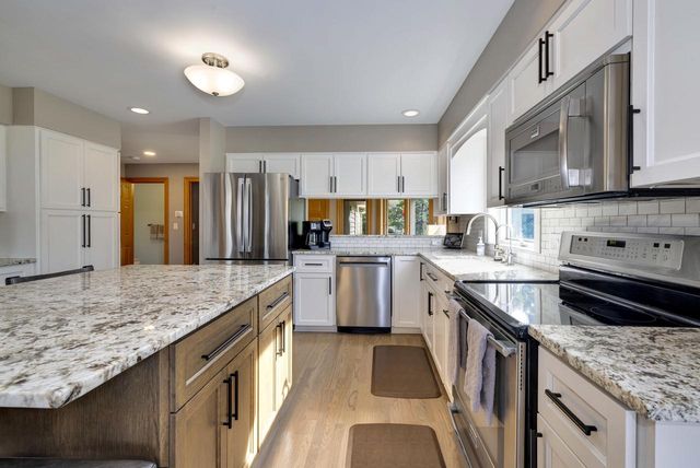 21135 Stratford COURT, Brookfield, WI 53045