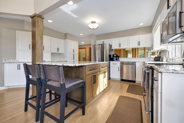 21135 Stratford COURT, Brookfield, WI 53045