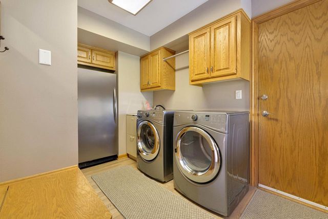 21135 Stratford COURT, Brookfield, WI 53045