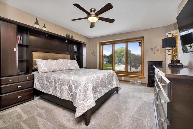 21135 Stratford COURT, Brookfield, WI 53045