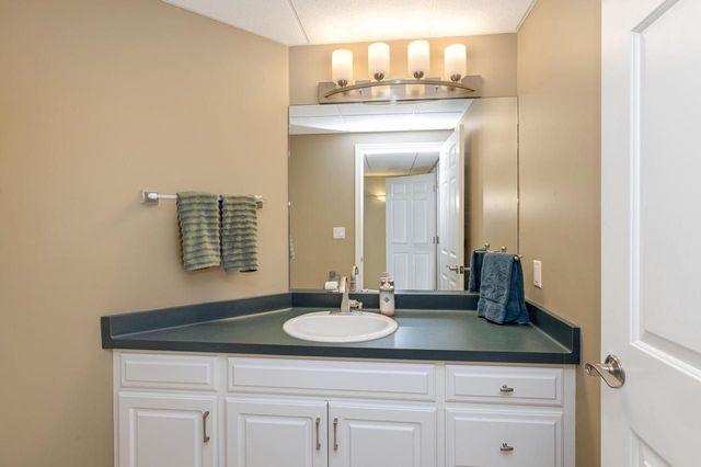 21135 Stratford COURT, Brookfield, WI 53045