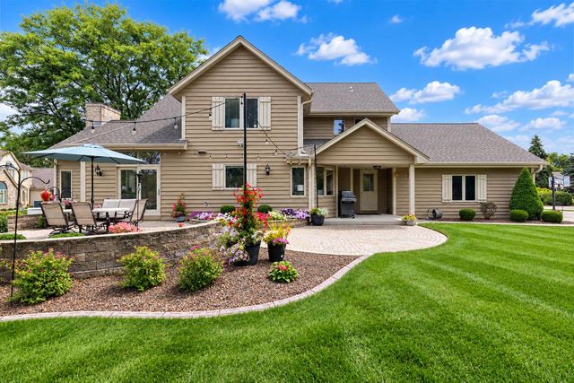 21135 Stratford COURT, Brookfield, WI 53045