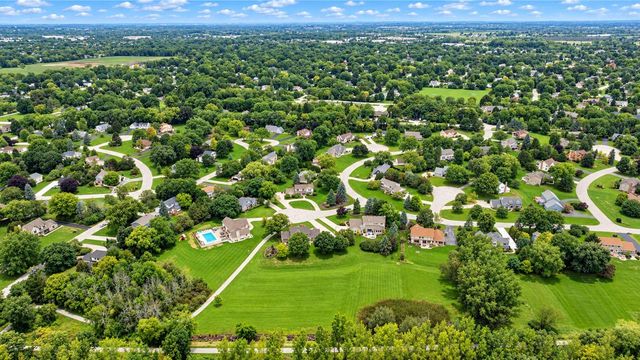 21135 Stratford COURT, Brookfield, WI 53045
