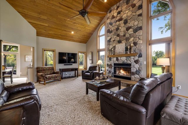 21135 Stratford COURT, Brookfield, WI 53045