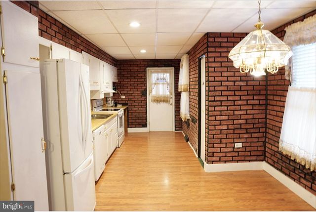 118 JEFFERSON ST, Laureldale, PA 19605