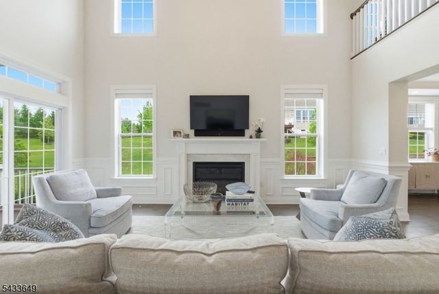 8 Van Cleef Dr, Readington Twp., NJ 08889