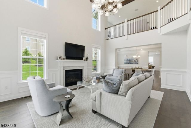 8 Van Cleef Dr, Readington Twp., NJ 08889