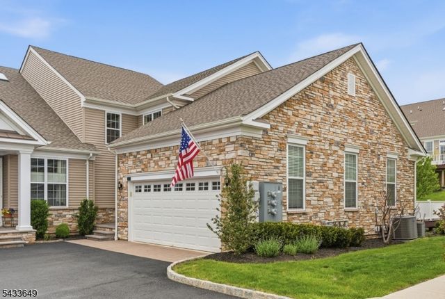 8 Van Cleef Dr, Readington Twp., NJ 08889