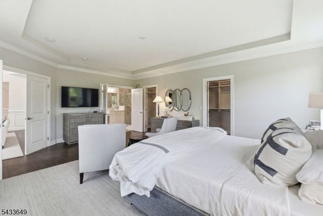 8 Van Cleef Dr, Readington Twp., NJ 08889
