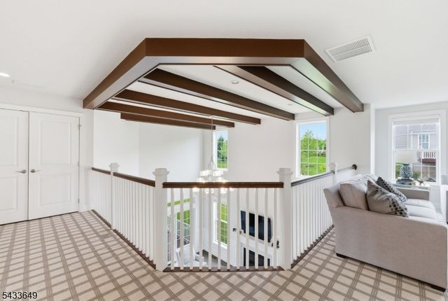 8 Van Cleef Dr, Readington Twp., NJ 08889
