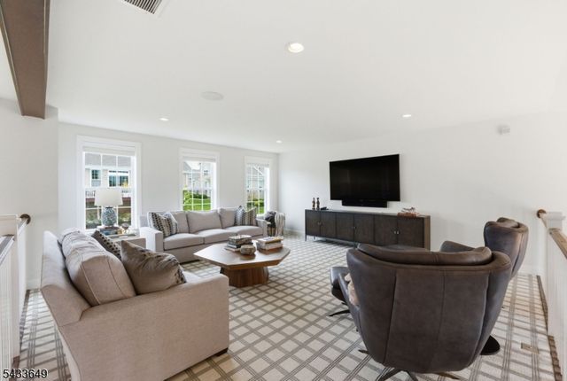 8 Van Cleef Dr, Readington Twp., NJ 08889
