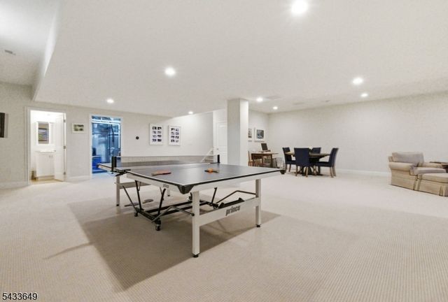 8 Van Cleef Dr, Readington Twp., NJ 08889