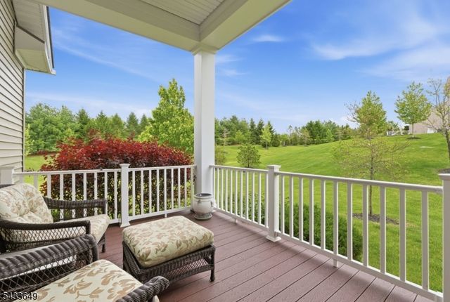 8 Van Cleef Dr, Readington Twp., NJ 08889