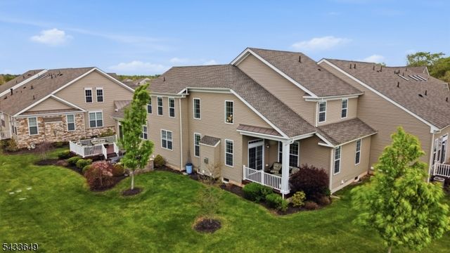 8 Van Cleef Dr, Readington Twp., NJ 08889