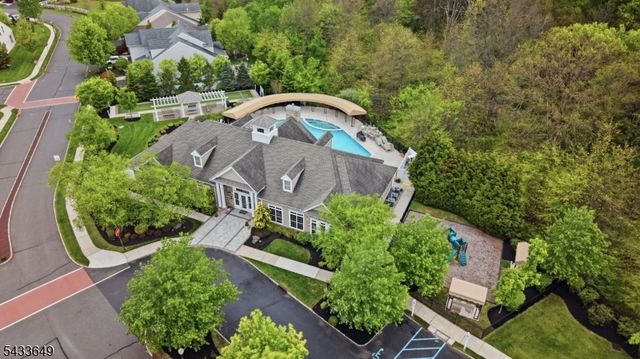 8 Van Cleef Dr, Readington Twp., NJ 08889