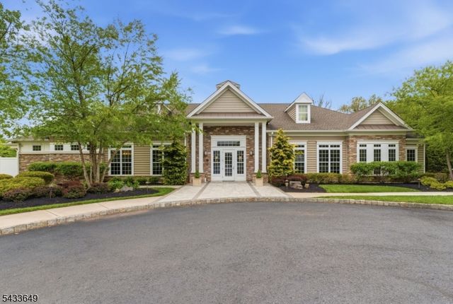 8 Van Cleef Dr, Readington Twp., NJ 08889