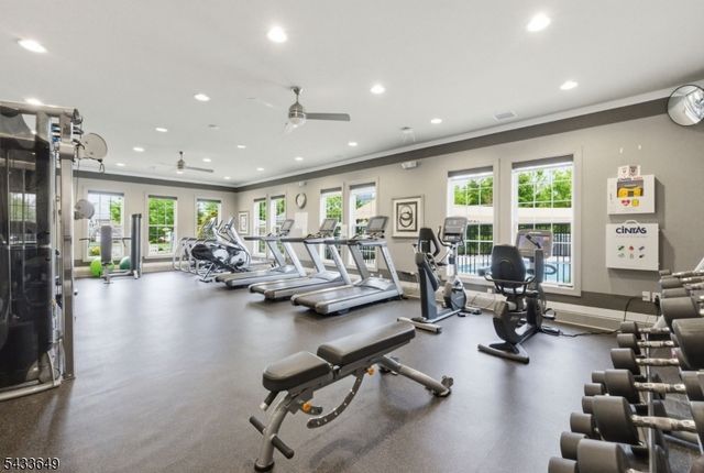 8 Van Cleef Dr, Readington Twp., NJ 08889