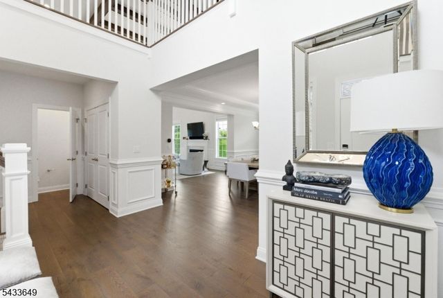 8 Van Cleef Dr, Readington Twp., NJ 08889