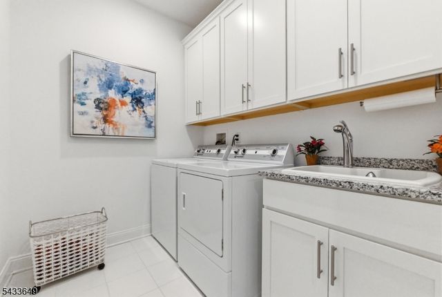 8 Van Cleef Dr, Readington Twp., NJ 08889