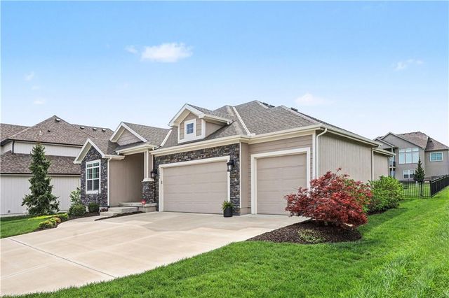 12802 W 173rd Terrace, Overland Park, KS 66221