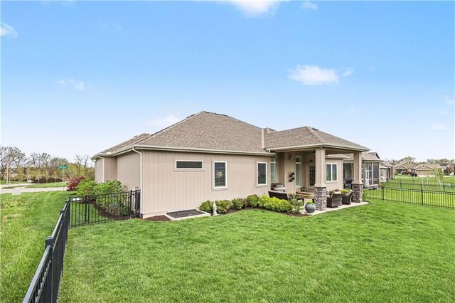 12802 W 173rd Terrace, Overland Park, KS 66221