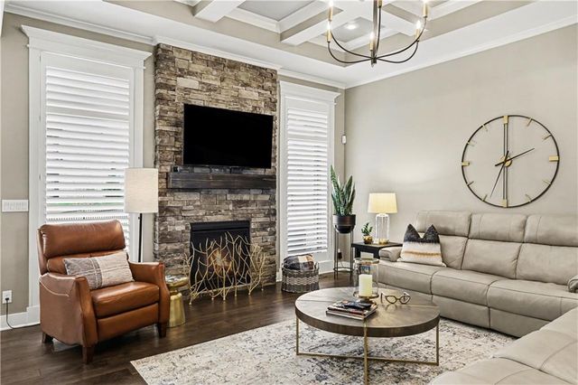 12802 W 173rd Terrace, Overland Park, KS 66221