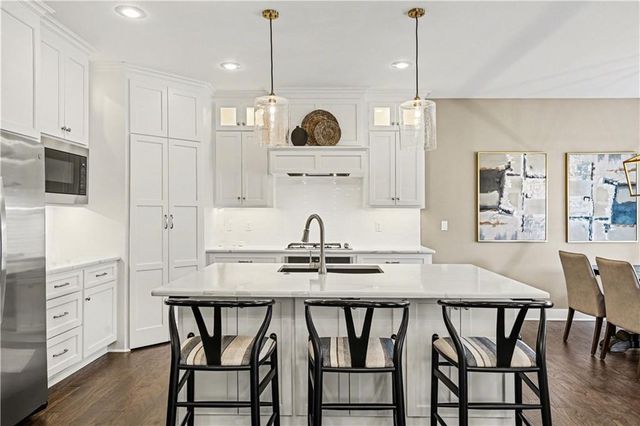 12802 W 173rd Terrace, Overland Park, KS 66221