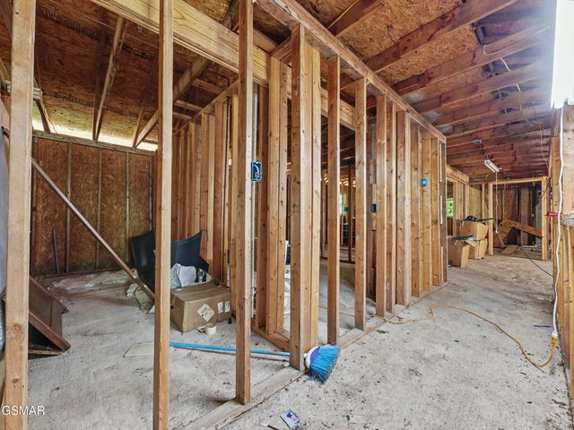 1717 Elkins Road, Kodak, TN 37764