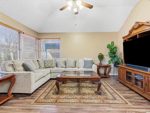 6410 St Alban Court, Arlington, TX 76001