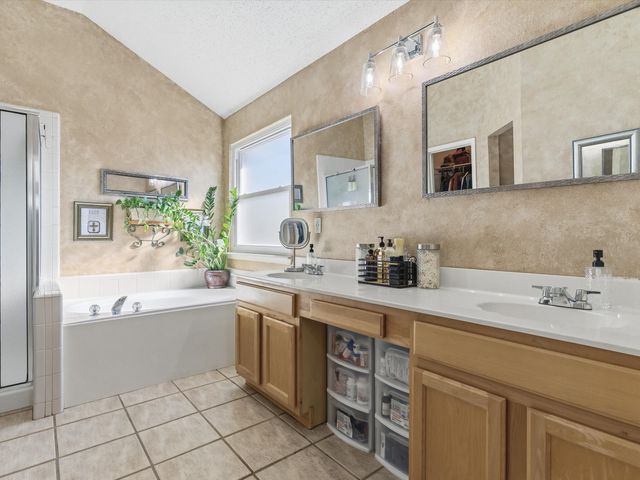 6410 St Alban Court, Arlington, TX 76001