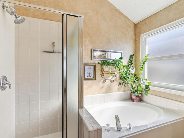 6410 St Alban Court, Arlington, TX 76001