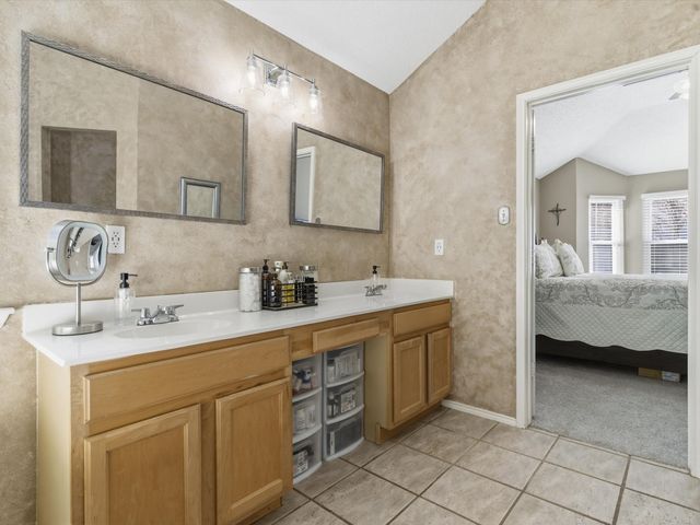 6410 St Alban Court, Arlington, TX 76001