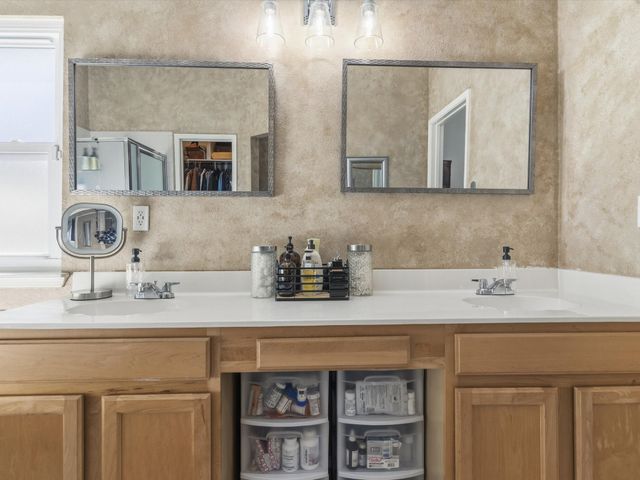 6410 St Alban Court, Arlington, TX 76001