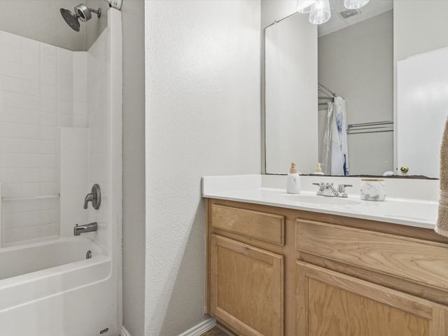 6410 St Alban Court, Arlington, TX 76001