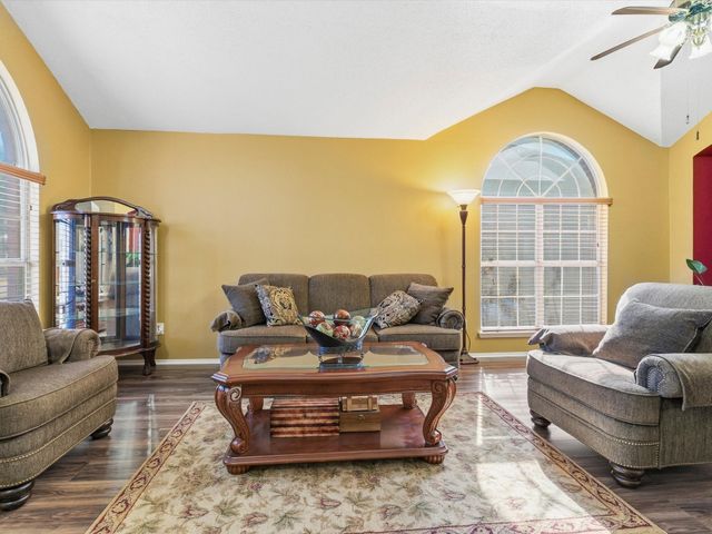 6410 St Alban Court, Arlington, TX 76001