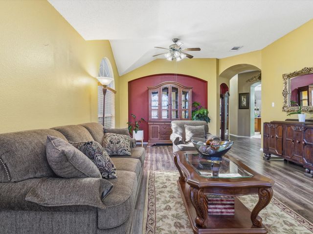 6410 St Alban Court, Arlington, TX 76001